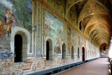 chiostro maiolicato - affreschi